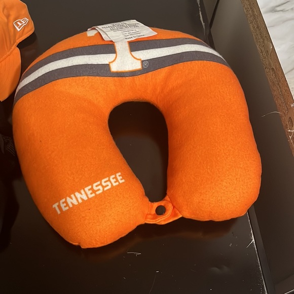 Tennessee Vols SnapBack, Fanny Pack, Travel Pillow - Picture 4 of 10